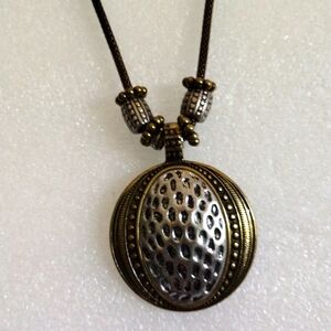 Premier Designs necklace.